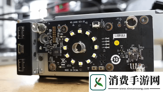 V社“Steambox”迷你主机原型机曝光!性能这么辣鸡